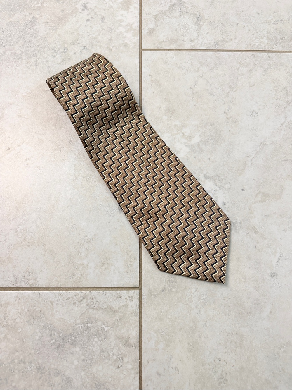 Mercedes Handmade Mens Neck Tie Brown Beige Black Zig Zag Geometric Pattern